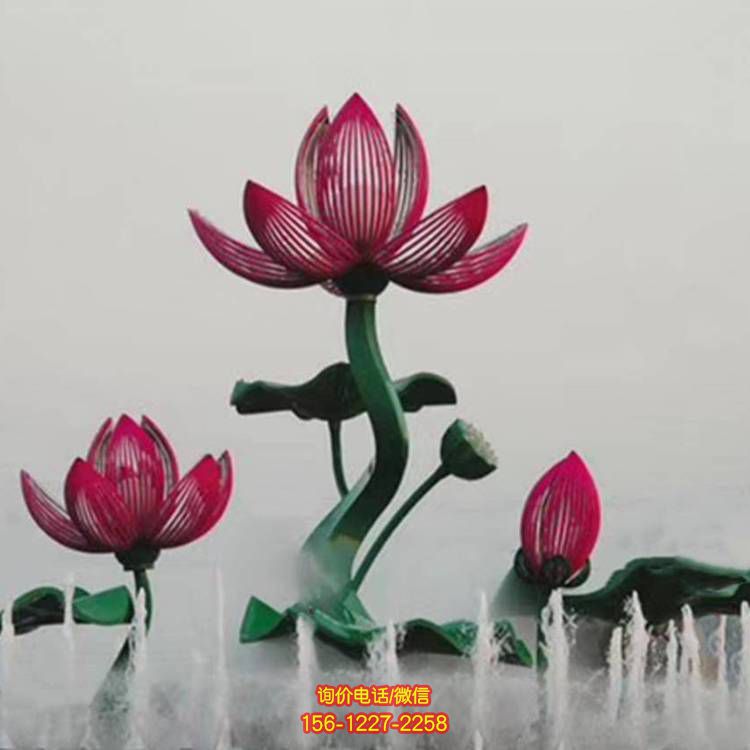 不銹鋼花朵景觀雕塑，為廣場增添美感