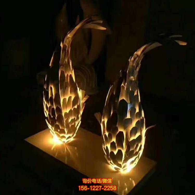 抽象雕塑，點綴園林景觀