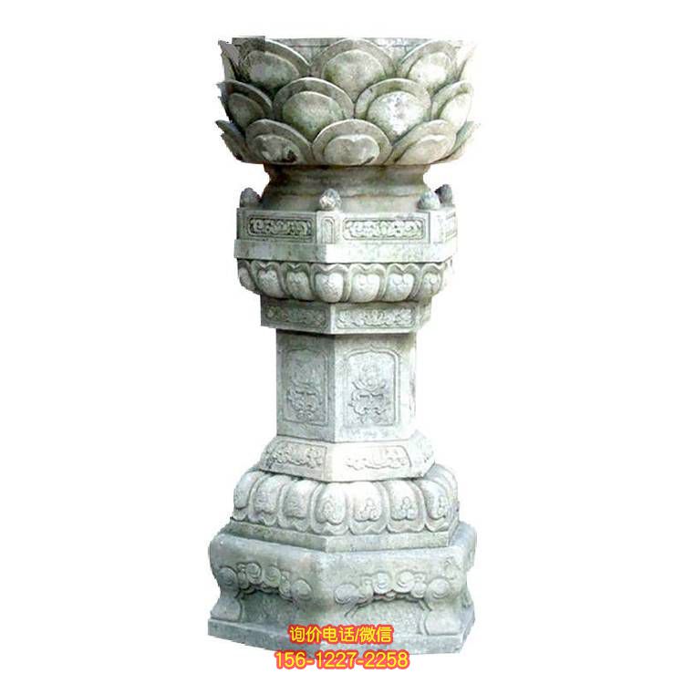 花崗巖雕塑，為寺院增添靈性韻味