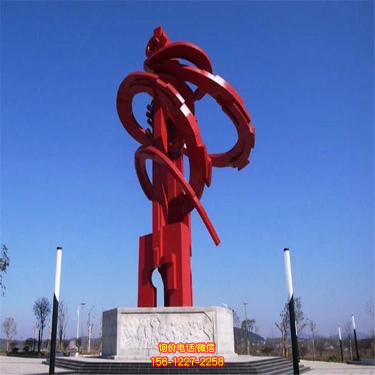 不銹鋼彩繪雕塑，為廣場添彩景觀