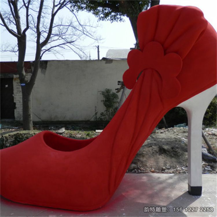 玻璃鋼紅色高跟鞋雕塑，商場鞋店主題雕塑加工廠家