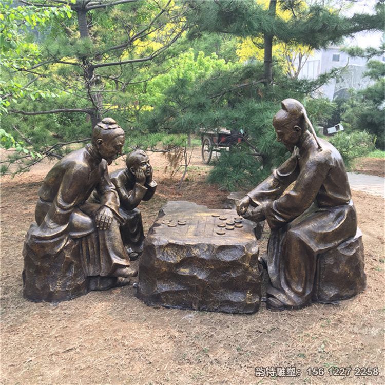 古人下象棋雕塑造型，玻璃鋼下象棋人物雕塑設計