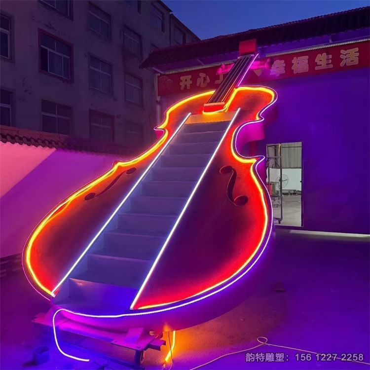 網(wǎng)紅打卡琴梯雕塑案例分享 發(fā)光不銹鋼大提琴雕塑